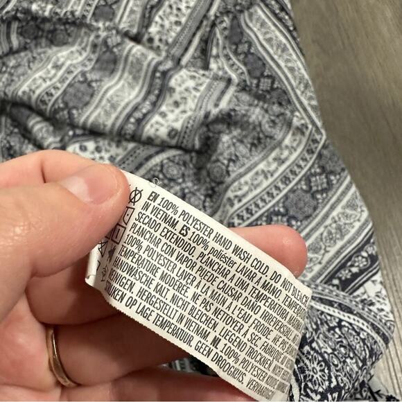 Forever 21 Navy Blue & White Paisley‎ Print Sleeveless Shift Mini Dress Size S - Picture 6 of 8